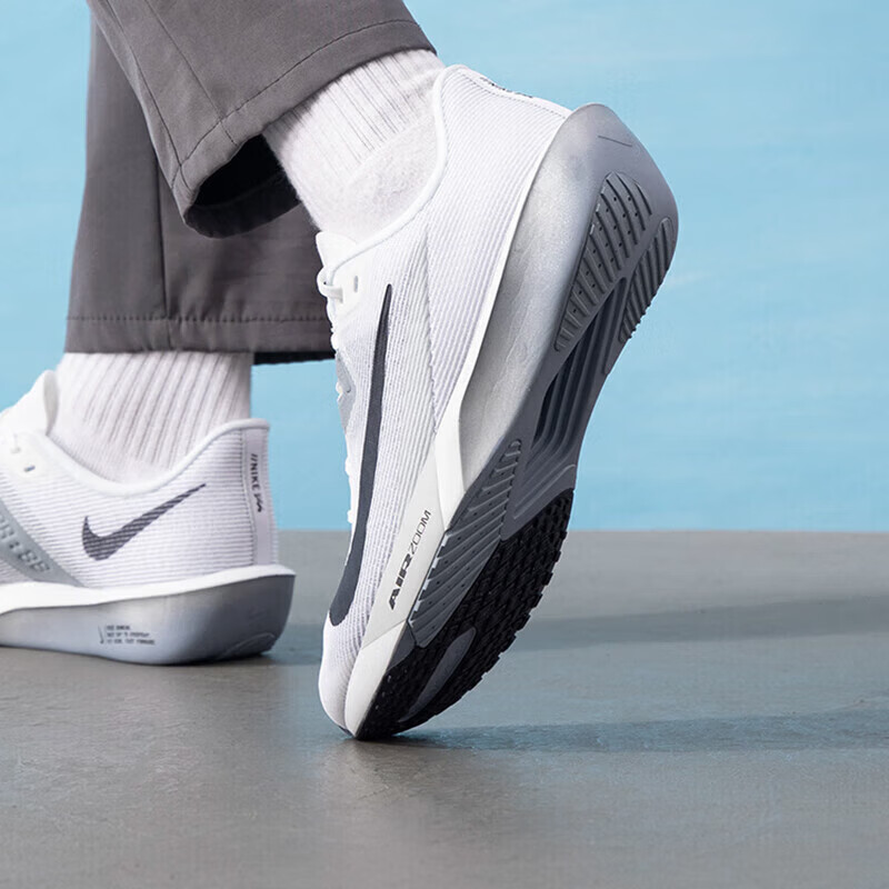 耐克（NIKE）跑步鞋男鞋新款air zoom运动鞋轻便透气训练鞋 FV6040-102 ZP高清大图