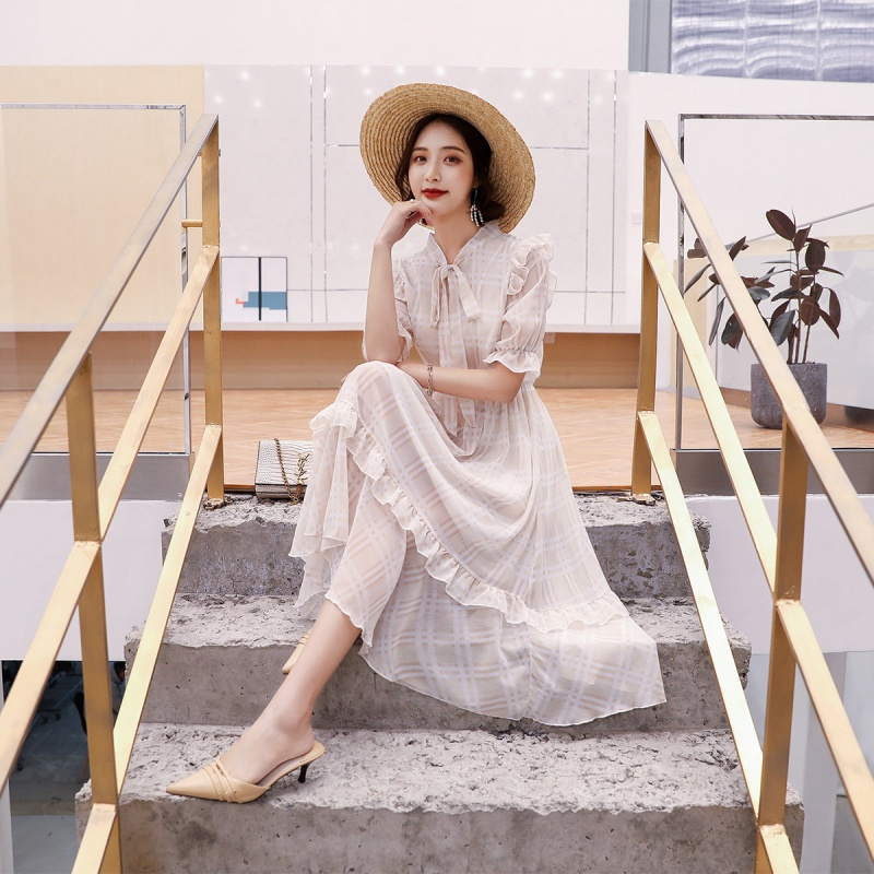 连衣裙女士年夏款新品可爱学生小清新百搭修身雪纺格子中长裙子潮