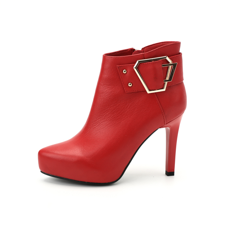 红蜻蜓秋冬新款尖头细高跟气质牛皮女鞋欧美风金属装饰短靴c85296