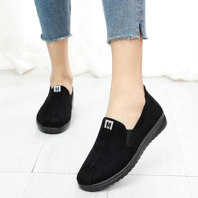 新款女鞋平底妈妈鞋防滑透气软底休闲春季老北京布鞋中老年女单鞋