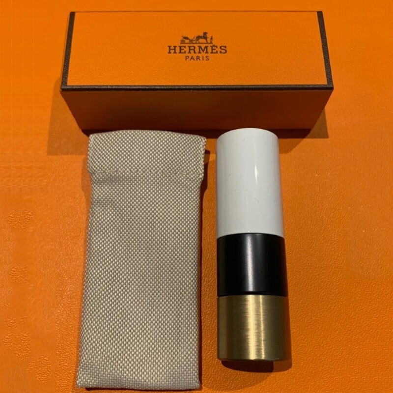 Hermes爱马仕口红缎光滋润3.5g爱玛仕 缎光滋润85#酒红血浆高清大图