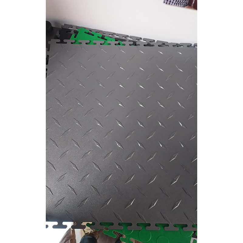 洁力 新料工业车间PVC塑料地板地垫拼接耐磨耐压车间车库软地胶皮纹锁扣地板1m*1m*5mm(普通款)5mm厚灰色
