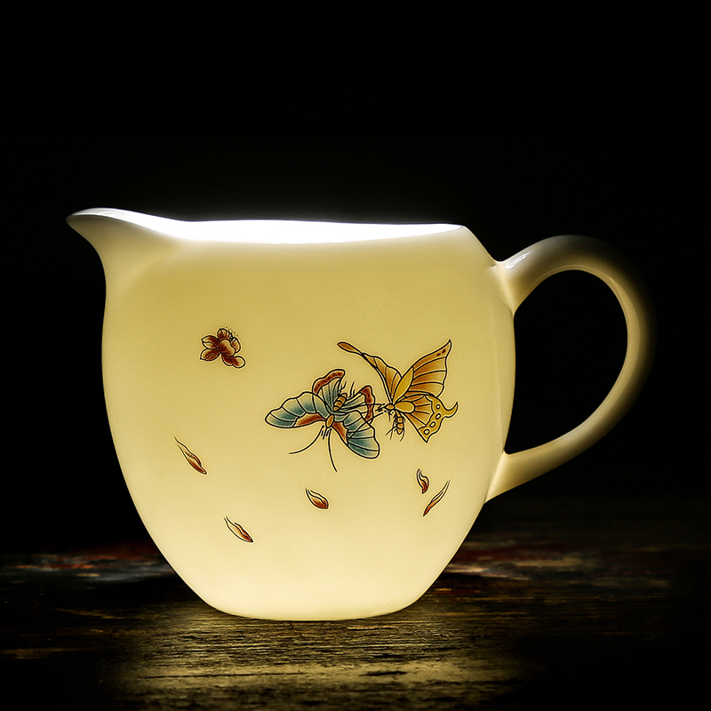 常生源 公道杯 陶瓷功夫茶具 凝脂白公杯 羊脂白玉瓷器 浮雕对花 蝶韵公道杯