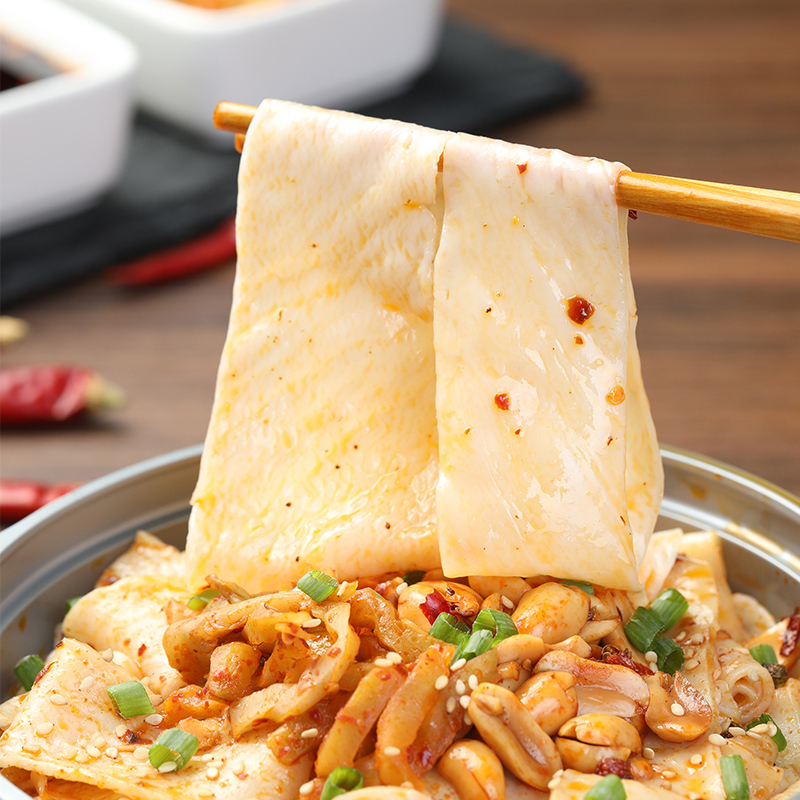 食族人红油面皮桶装重庆风味正宗麻辣小麦粉丝宽速食冲泡干拌面
