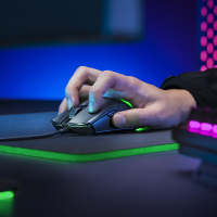 雷蛇 （Razer） 毒蝰迷你版 有线鼠标 游戏鼠标 电竞鼠标 双手通用 RGB 黑色 8500DPI lol吃鸡神器