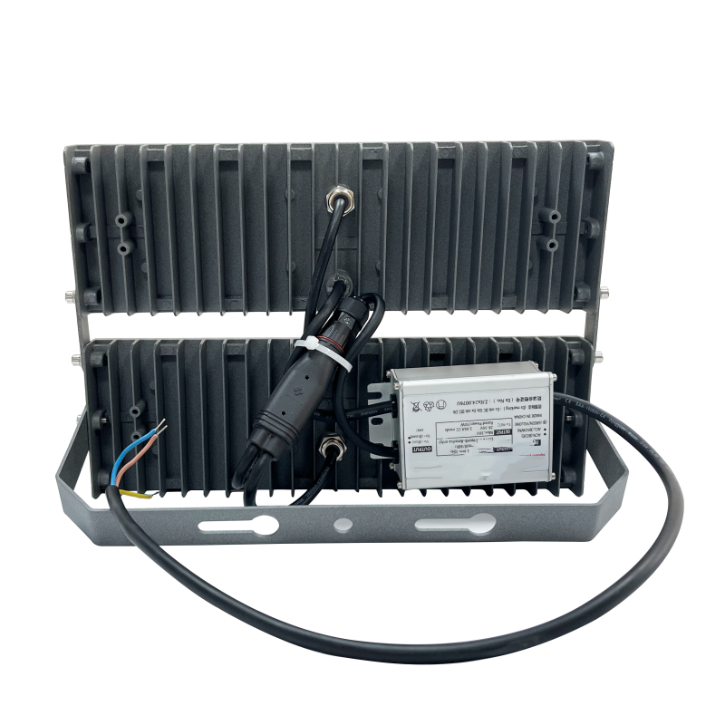 奔冲 LED紧凑型壁灯 BC291 50W 银白高清大图