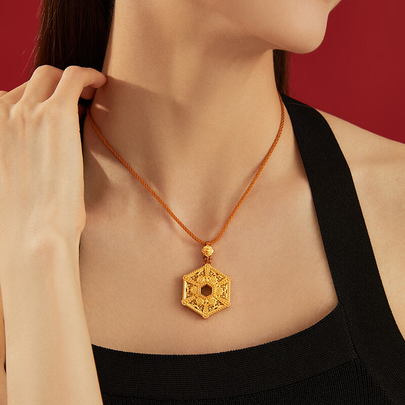 周大福传承盛世华彩足金黄金吊坠寓意八方来仪工费3280计价f233348