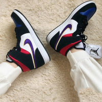 耐克男鞋 Nike Air Jordan 1 Mid AJ1 黑红脚趾鸳鸯拼接扣碎篮板黑曜石芝加哥湖人男士中帮篮球鞋
