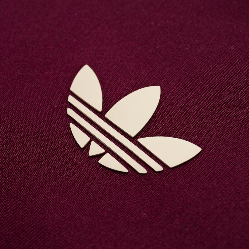 Adidas阿迪达斯夹克女装新款修身时尚运动服舒适简约休闲外套KT7027 ZP高清大图