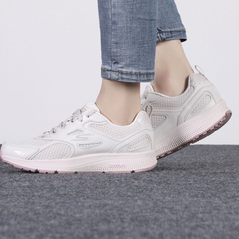 Skechers斯凯奇女鞋新款网面透气运动鞋减震跑步鞋128075-NAT ZP