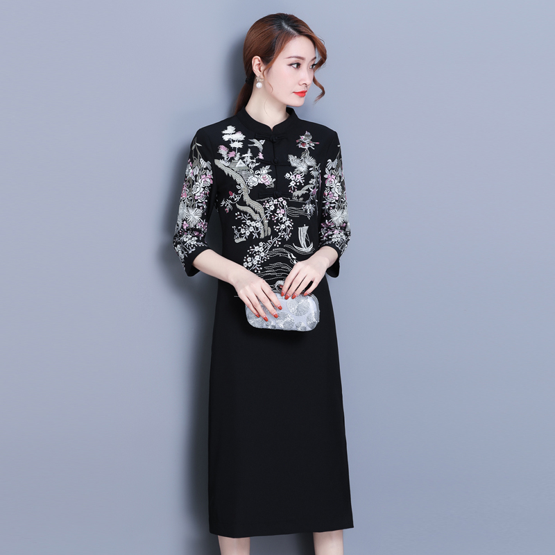 端庄大气秋冬季2018新款女连衣裙黑色印花中袖日常礼服旗袍中长款