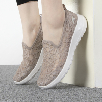 SKECHERS斯凯奇女子新款运动时尚透气一脚蹬休闲鞋896020-BKW ZP