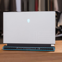 2019款 外星人(Alienware)全新m15 R2游戏本 15.6英寸(九代i7-9750H处理器 16G内存 2TB固态 RTX2080 MQ显卡 8G独显 240Hz)