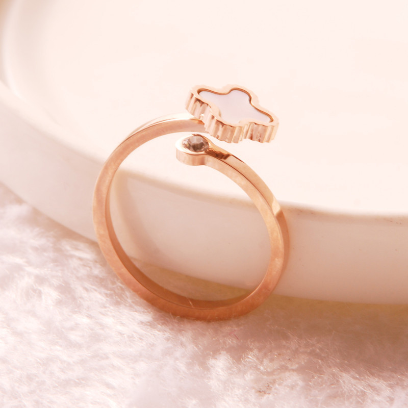 钛钢指环四叶造型戒指时尚女款手饰品送女朋友七夕情人节礼物