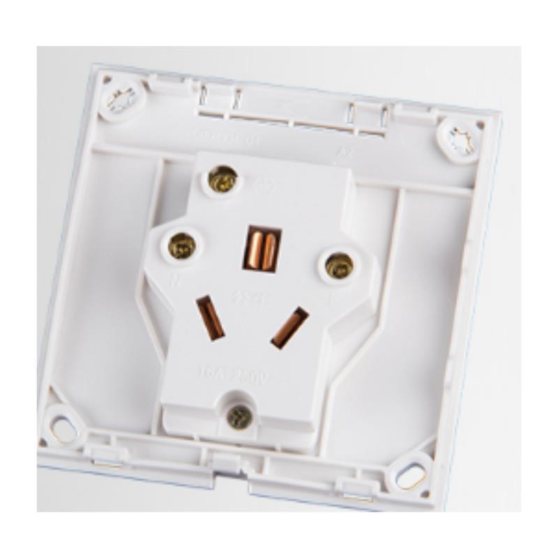 公牛16A 250V一位三极插座(16A)G06Z104