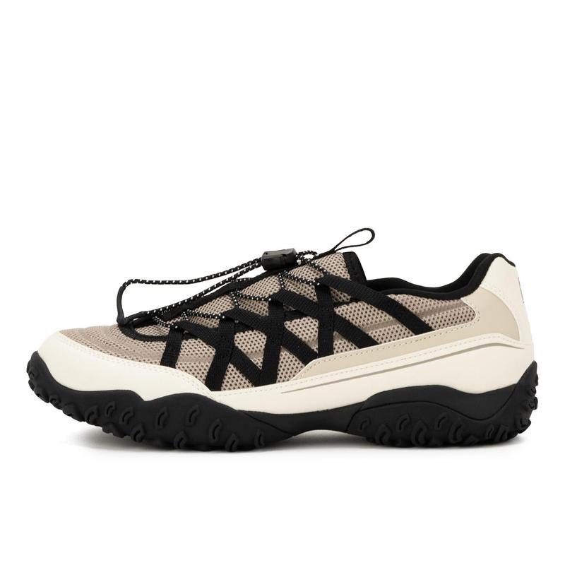 FILA中性跑步鞋黑白灰拼接复古潮流休闲运动鞋高清大图