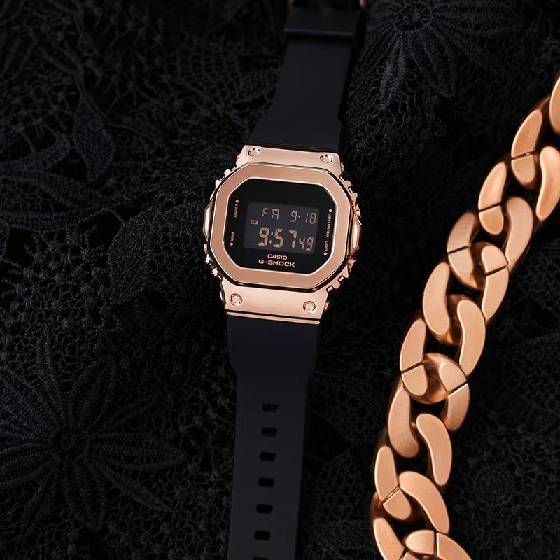 全国联保卡西欧casiogshockgirls时尚运动防水石英表女款gms5600pg1pr