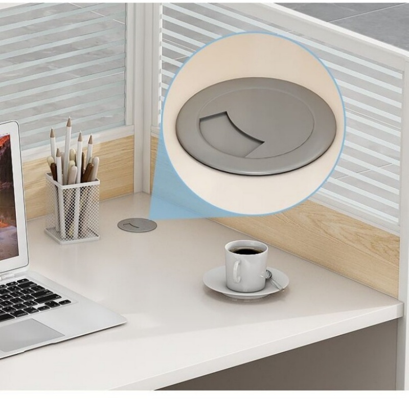 锁匠 对坐办公桌高清大图