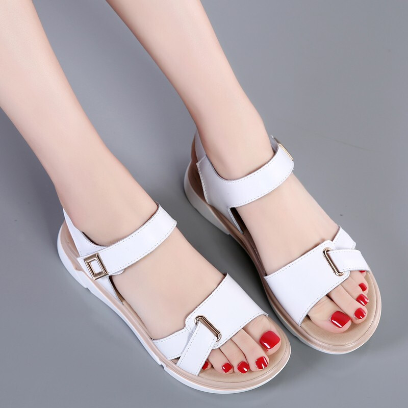 伊努特凉鞋女2021夏季新款女士真皮松糕鞋厚底鱼嘴时尚韩版百搭平底