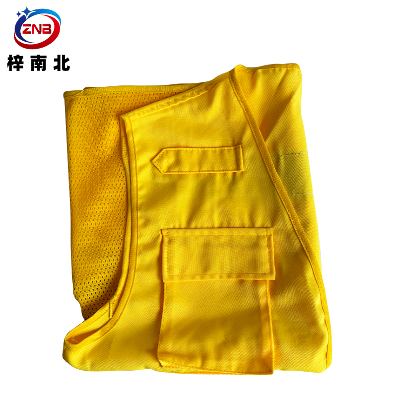 梓南北 马甲 ZN/F18 件高清大图