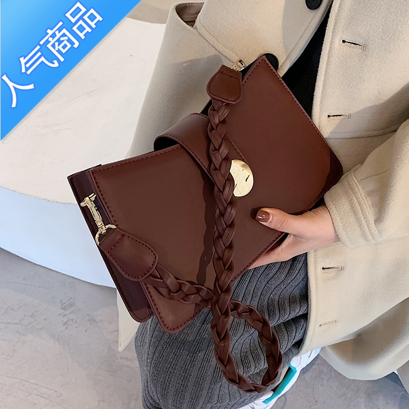 封后感包包女2021新款潮韩版百搭小众设计单肩小包质感时尚腋下包女斜挎包
