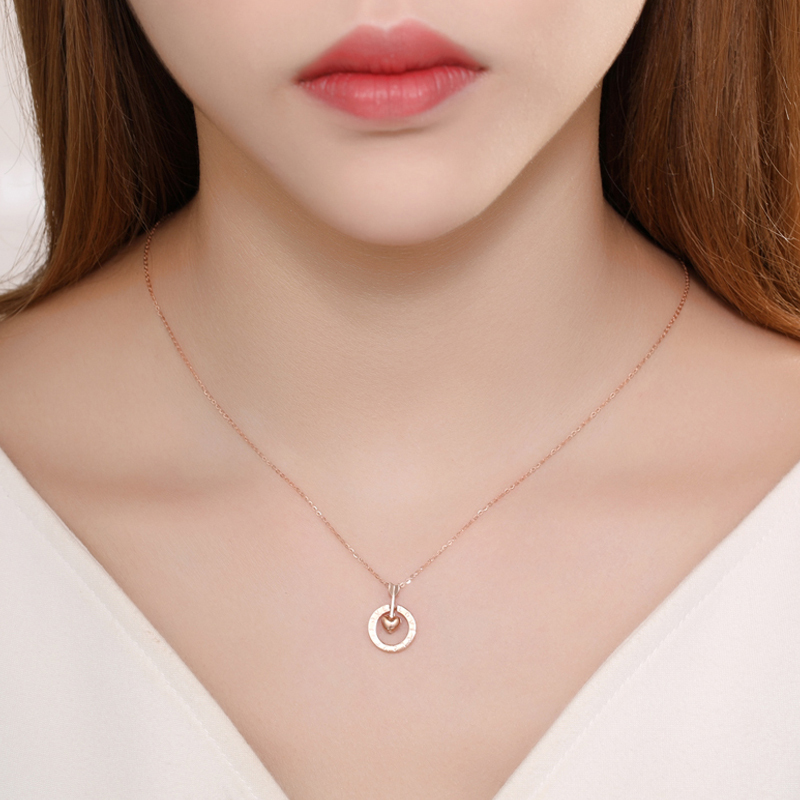 潮宏基情动誓言笃爱红18k金项链爱心圆环玫瑰金套链锁骨链女士fq