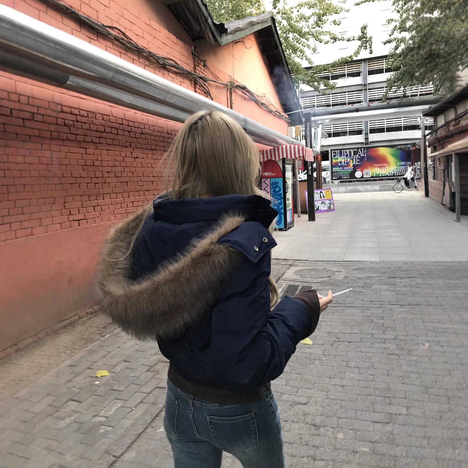 90绒2025秋冬藏青新款羽绒服女短款时尚洋气时髦高级感修身外套潮高清大图