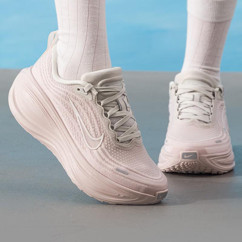 耐克(NIKE)女鞋新款休闲鞋Vomero Plus缓震运动鞋跑步鞋HV8154-603 ZP