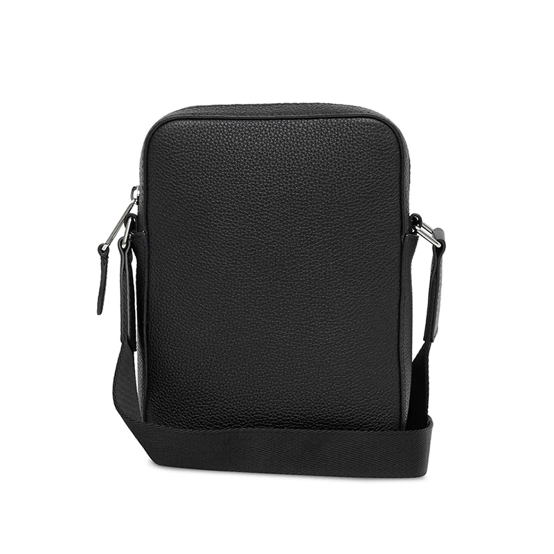 巴宝莉burberry黑色男包徽标图案皮革男士斜挎包单肩包8022318