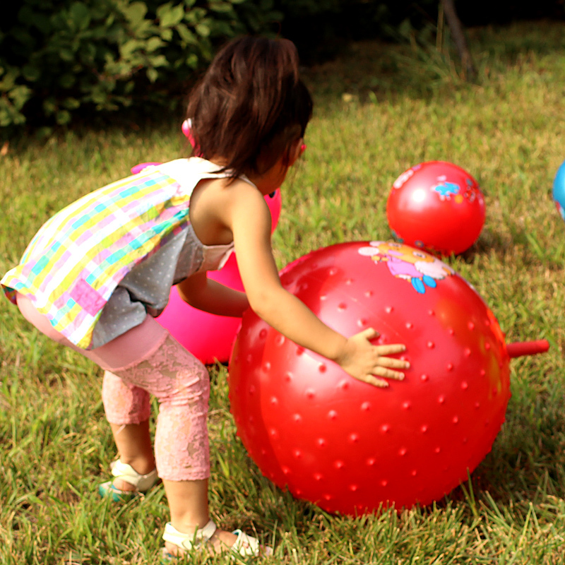 儿童羊角球玩具球跳跳球加厚大号宝宝球类玩具幼儿园球小孩弹力球18寸