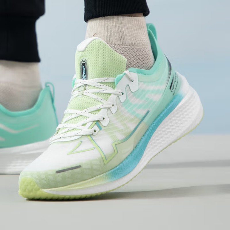 特步男款运动鞋877319110044-72/双高清大图