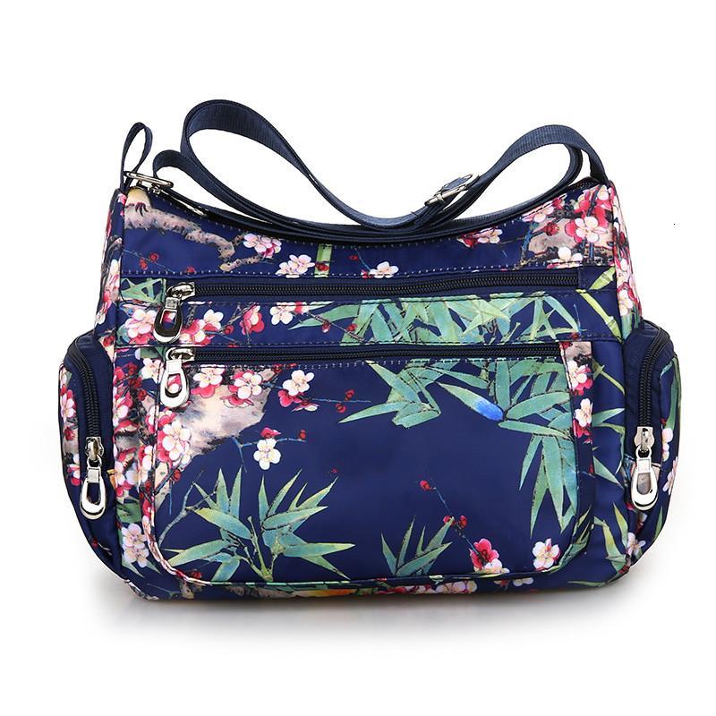 女包尼龙印花斜挎包女包帆布单肩包中老年花布包妈妈包大容量旅游背包