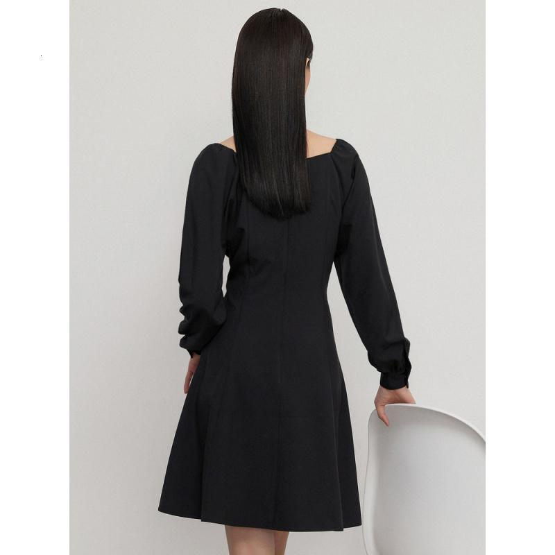 [2件2折价:78]MECITY女装春季新款优雅舒适简约可爱高腰休闲梭织连衣裙女