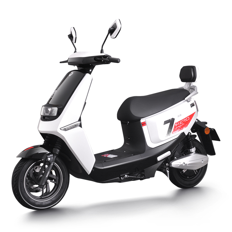 雅迪莱客电动车成人代步车20ah电动摩托车