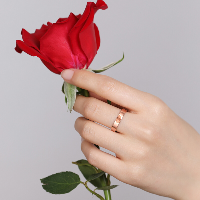 佐卡伊 18k玫瑰金时尚指纹对戒情侣对戒结婚钻戒求婚钻石戒指个性定制