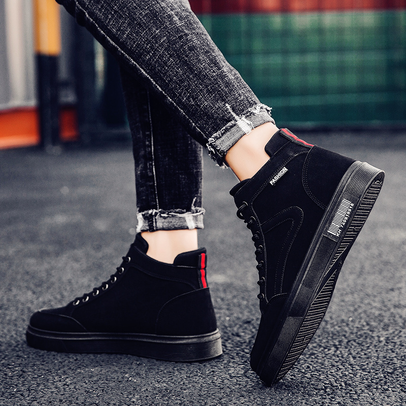 2021新款春季男鞋潮男黑色高帮板鞋韩版潮流百搭中帮工装休闲潮鞋视频