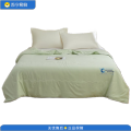 红豆 亲肤舒适贴身保暖被子 200x230cm 瞬时清凉夏被 2m*2.3m 绿色