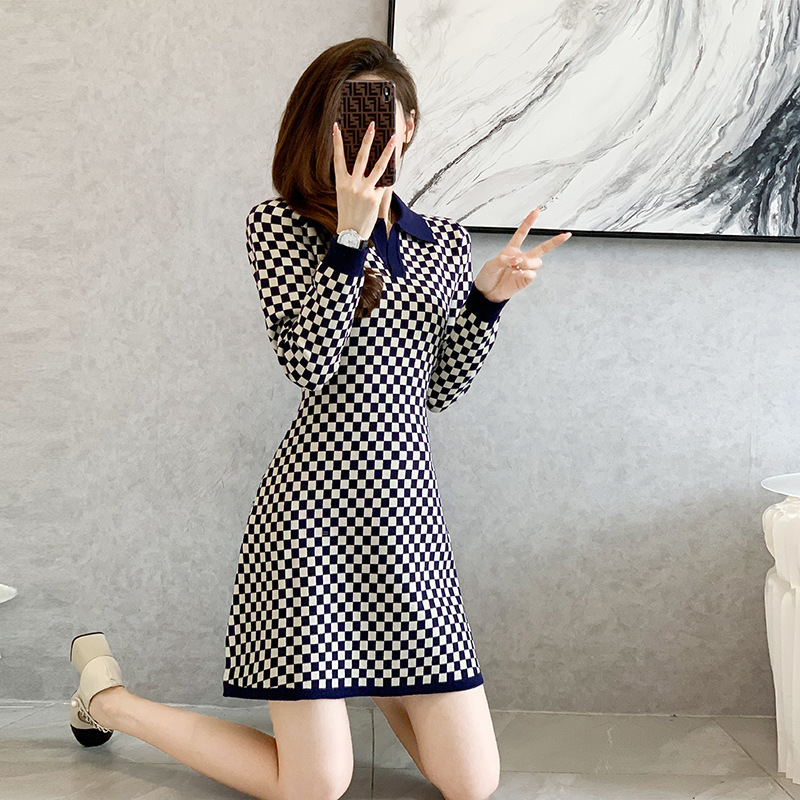 权小威小香风经典复古小格子针织连衣裙女秋季名媛中长款打底a字毛衣