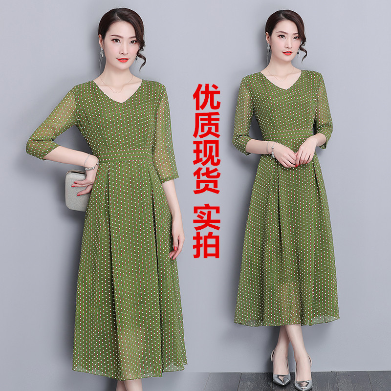 雪纺连衣裙夏天2018新款女士v领绿色显瘦气质收腰过膝波点中长裙