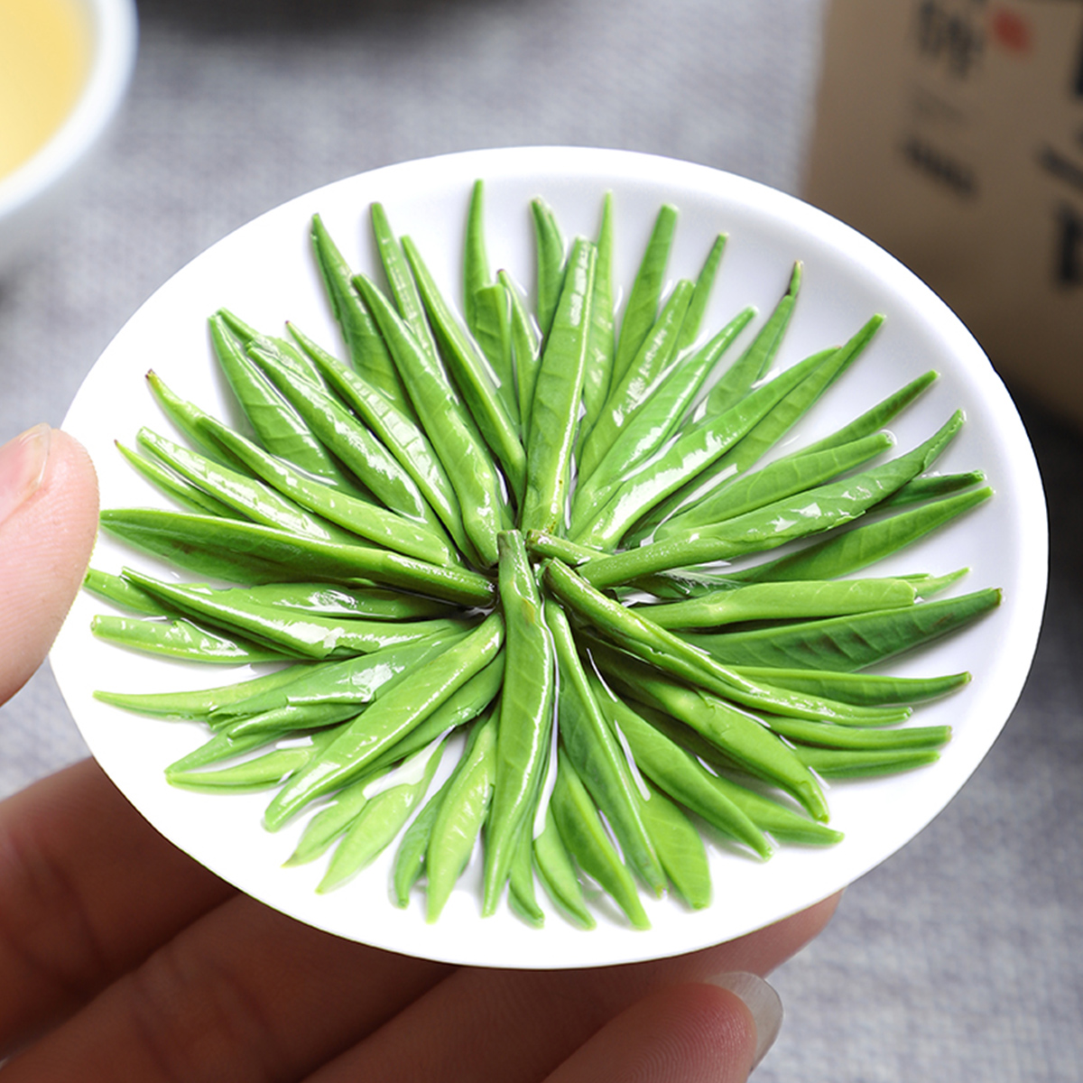 源御露 新茶绿茶雀舌茶叶明前春茶竹叶青嫩芽茶芳华小蓝两罐共250g高清大图