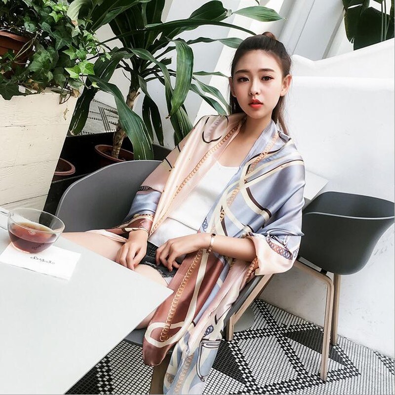 韩版丝巾女夏季薄款防晒披肩围巾两用长款超大度假海边纱巾沙滩巾