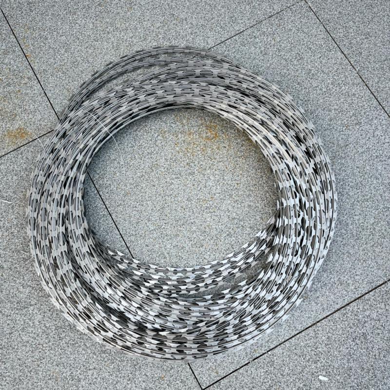 长铁不锈钢刀片刺绳 30cm*20m 卷高清大图