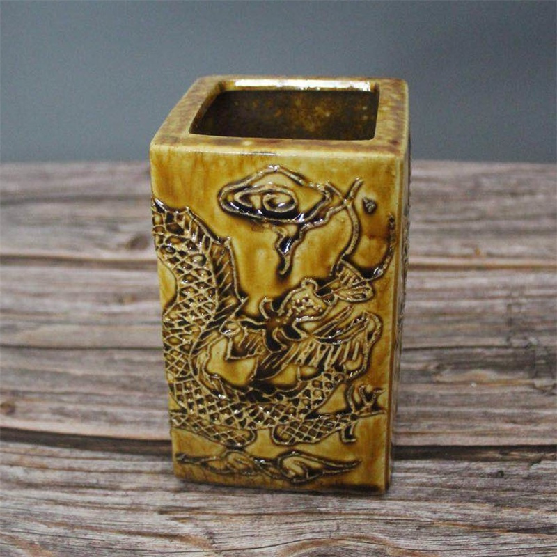景德镇仿古陶瓷手工刻龙纹笔筒家居装饰展柜文房摆件收藏