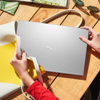 华硕(ASUS) VivoBook14s 14英寸学生办公轻薄本游戏笔记本电脑(V4200/酷睿10代i5-1035G 8G 256GBSSD)银色