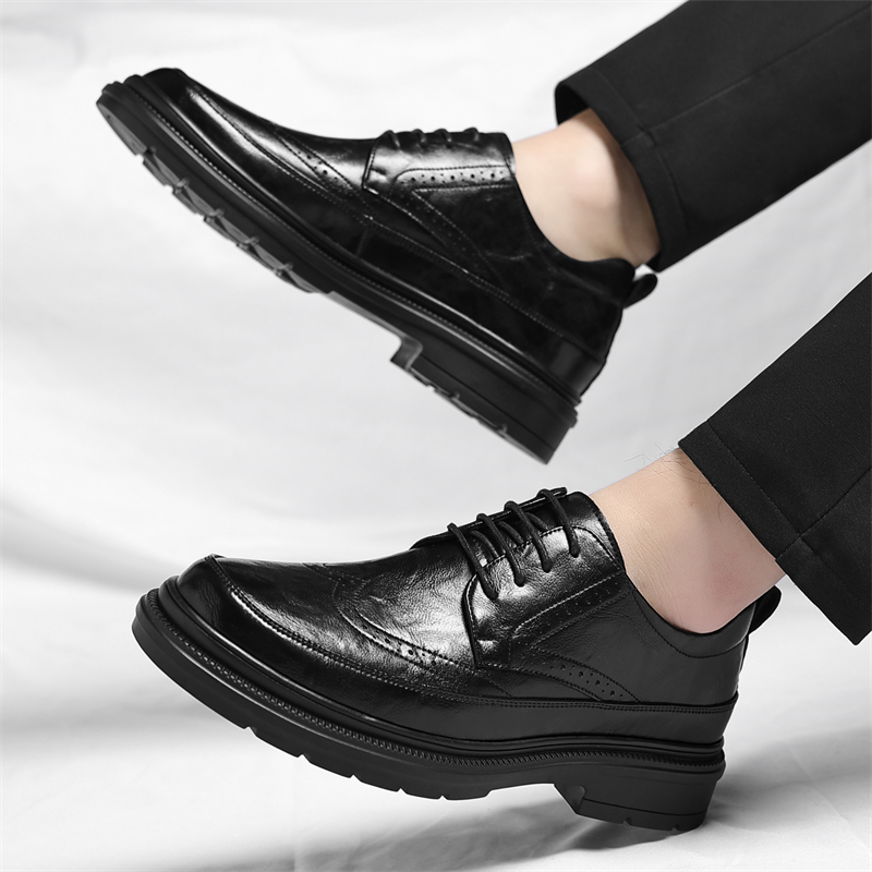 迪罗尼卡大码2025年商务皮鞋男软皮透气休闲鞋青年圆头低跟黑色正装鞋高清大图