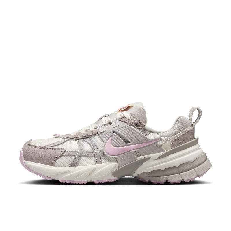 耐克(NIKE)女鞋休闲板鞋轻便百搭时尚潮流运动鞋春秋季通勤女款V2