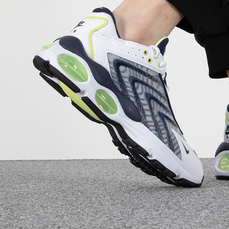 耐克(NIKE)男鞋 23夏季新款AIR MAX气垫运动鞋时尚潮流轻便跑步休闲鞋 DQ3984-101