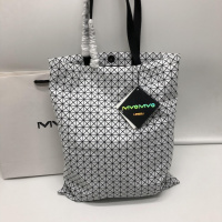 菱格三宅世家(MVO MVO LGSZSJ)菱格几何小格男女通用休闲单肩手提包硅胶购物袋