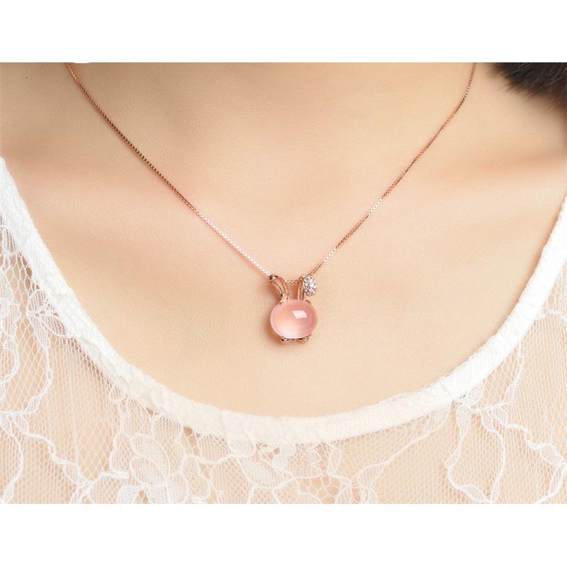 韩版坠锁骨链饰品玫瑰金天然芙蓉石粉水晶兔子女士项链MLYSS8922送女朋友七夕情人节礼物