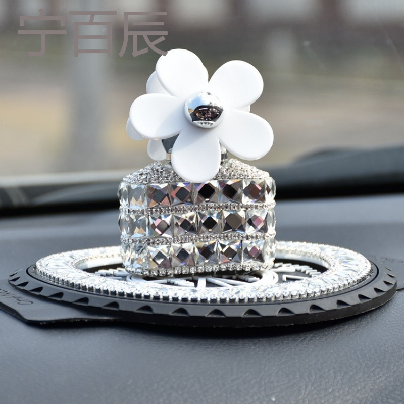 创意小雏菊花汽车香水车载香水座车内饰品摆件水钻车饰水晶女